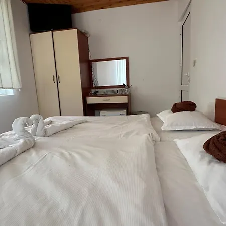 Guest Grudovi Pensiune Obzor